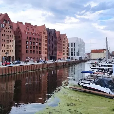 Daire Sunrise - Lighthouse Gdansk